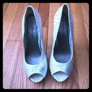 Madden girl by Steve Madden open toe pumps
